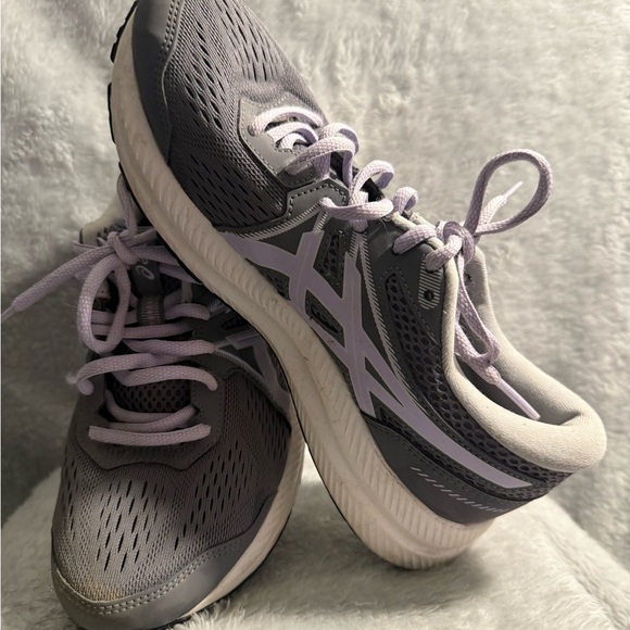 ASICS Women Gray &Pink Salt  Running Shoes - Picture 4 of 13